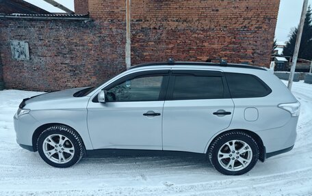 Mitsubishi Outlander III рестайлинг 3, 2012 год, 1 300 000 рублей, 2 фотография