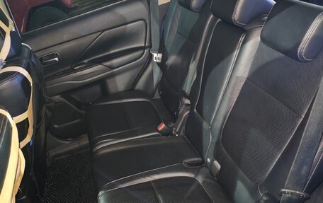 Mitsubishi Outlander III рестайлинг 3, 2012 год, 1 300 000 рублей, 8 фотография