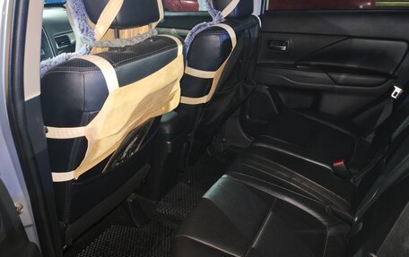 Mitsubishi Outlander III рестайлинг 3, 2012 год, 1 300 000 рублей, 9 фотография