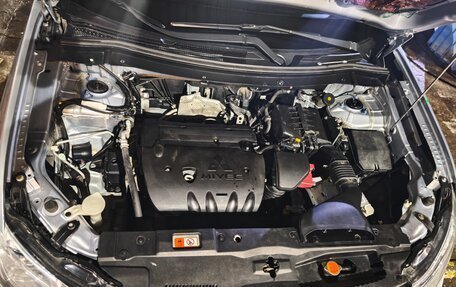 Mitsubishi Outlander III рестайлинг 3, 2012 год, 1 300 000 рублей, 15 фотография