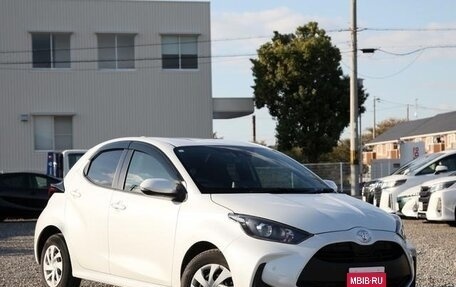 Toyota Yaris, 2023 год, 925 586 рублей, 1 фотография