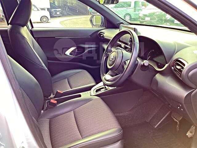 Toyota Yaris Cross, 2022 год, 1 100 000 рублей, 11 фотография