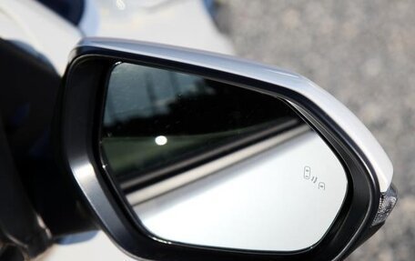 Toyota Yaris, 2023 год, 925 586 рублей, 20 фотография