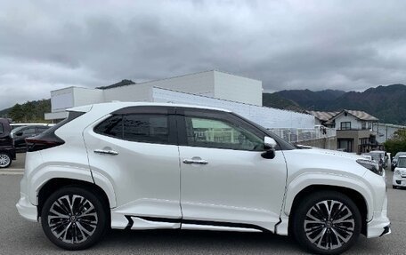 Toyota Yaris Cross, 2022 год, 1 492 000 рублей, 4 фотография