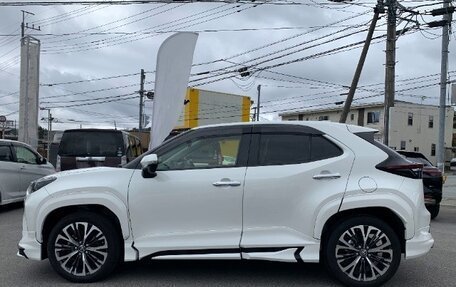 Toyota Yaris Cross, 2022 год, 1 492 000 рублей, 8 фотография