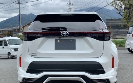 Toyota Yaris Cross, 2022 год, 1 492 000 рублей, 6 фотография