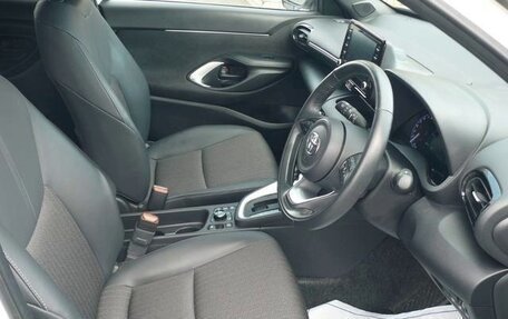 Toyota Yaris Cross, 2022 год, 1 492 000 рублей, 11 фотография