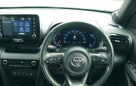 Toyota Yaris Cross, 2022 год, 1 492 000 рублей, 12 фотография