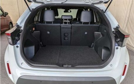 Toyota Yaris Cross, 2022 год, 1 492 000 рублей, 22 фотография