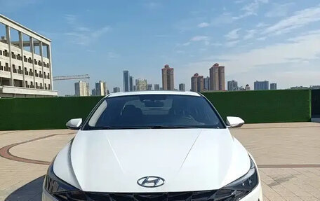 Hyundai Elantra, 2021 год, 1 076 000 рублей, 2 фотография