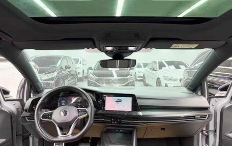 Volkswagen Golf VIII, 2022 год, 1 732 000 рублей, 7 фотография