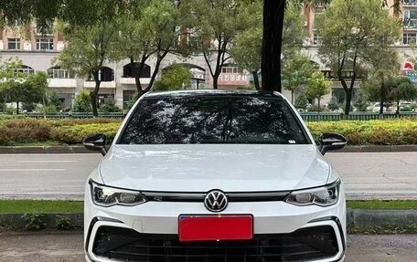 Volkswagen Golf VIII, 2022 год, 1 500 000 рублей, 2 фотография