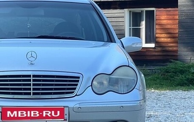 Mercedes-Benz C-Класс, 2003 год, 900 000 рублей, 1 фотография