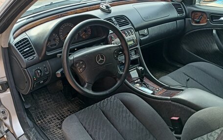 Mercedes-Benz CLK-Класс, 2001 год, 480 000 рублей, 14 фотография