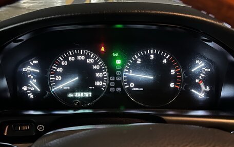 Toyota Land Cruiser 100 рестайлинг 2, 2006 год, 3 000 000 рублей, 9 фотография