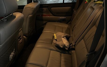 Toyota Land Cruiser 100 рестайлинг 2, 2006 год, 3 000 000 рублей, 11 фотография