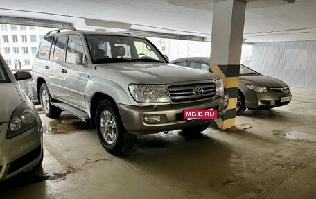 Toyota Land Cruiser 100 рестайлинг 2, 2006 год, 3 000 000 рублей, 6 фотография