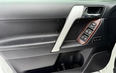 Toyota Land Cruiser Prado 150 рестайлинг 2, 2015 год, 4 450 000 рублей, 10 фотография