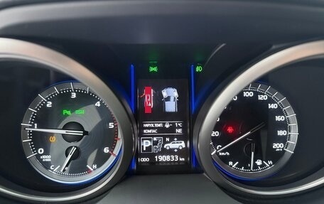 Toyota Land Cruiser Prado 150 рестайлинг 2, 2015 год, 4 450 000 рублей, 21 фотография