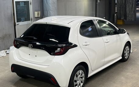 Toyota Yaris, 2021 год, 850 000 рублей, 3 фотография