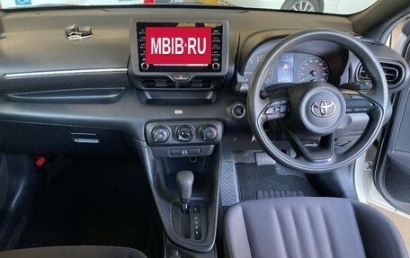 Toyota Yaris, 2021 год, 850 000 рублей, 2 фотография