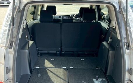 Toyota ISis I, 2015 год, 1 160 001 рублей, 21 фотография