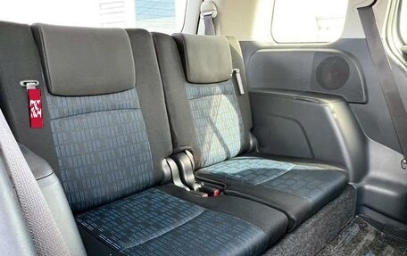 Toyota ISis I, 2015 год, 1 160 001 рублей, 17 фотография