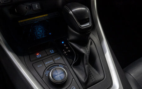 Toyota RAV4, 2021 год, 4 200 000 рублей, 11 фотография