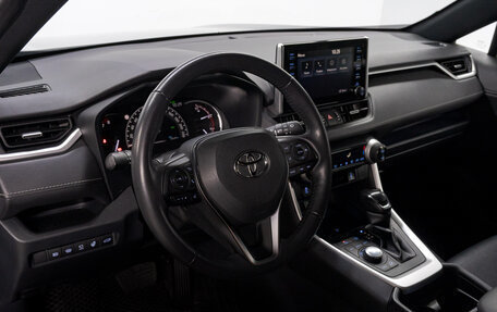 Toyota RAV4, 2021 год, 4 200 000 рублей, 10 фотография