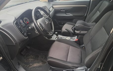 Mitsubishi Outlander III рестайлинг 3, 2012 год, 1 300 000 рублей, 6 фотография