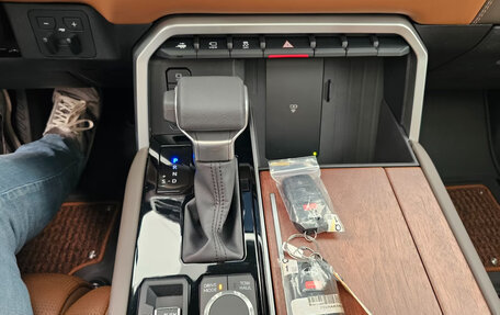 Toyota Sequoia, 2025 год, 20 900 000 рублей, 24 фотография