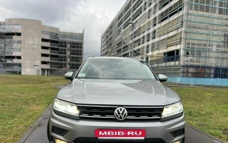 Volkswagen Tiguan II, 2018 год, 1 650 000 рублей, 2 фотография
