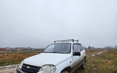 Chevrolet Niva I рестайлинг, 2003 год, 300 000 рублей, 2 фотография