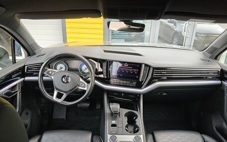 Volkswagen Touareg III, 2020 год, 5 300 000 рублей, 6 фотография