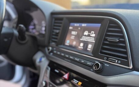 Hyundai Elantra VI рестайлинг, 2016 год, 1 200 000 рублей, 7 фотография