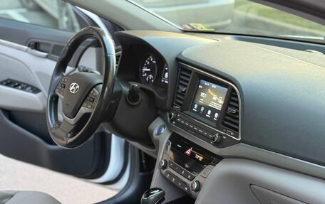 Hyundai Elantra VI рестайлинг, 2016 год, 1 200 000 рублей, 6 фотография