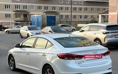 Hyundai Elantra VI рестайлинг, 2016 год, 1 200 000 рублей, 4 фотография