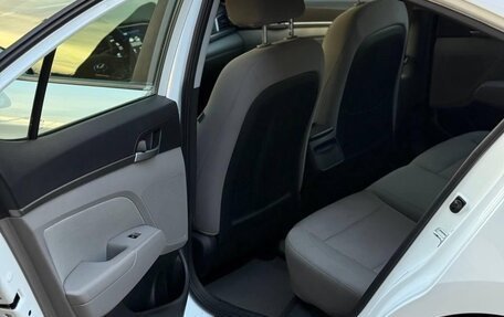 Hyundai Elantra VI рестайлинг, 2016 год, 1 200 000 рублей, 13 фотография