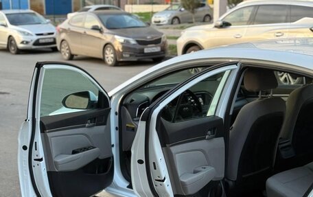 Hyundai Elantra VI рестайлинг, 2016 год, 1 200 000 рублей, 14 фотография