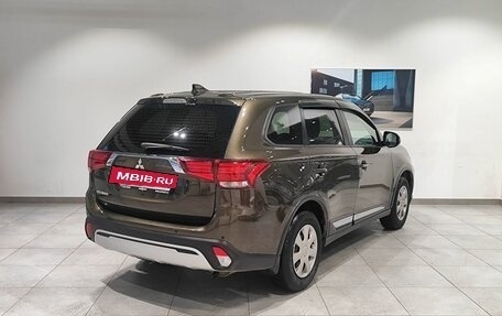 Mitsubishi Outlander III рестайлинг 3, 2021 год, 2 329 000 рублей, 5 фотография