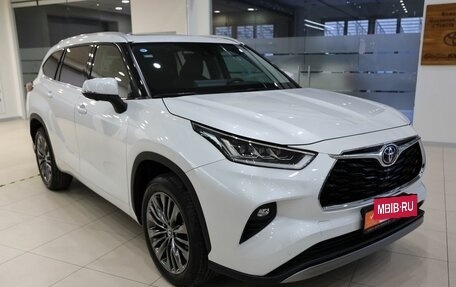 Toyota Highlander, 2025 год, 6 400 000 рублей, 3 фотография