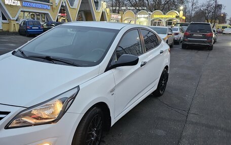 Hyundai Solaris II рестайлинг, 2015 год, 1 225 000 рублей, 3 фотография