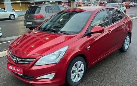 Hyundai Solaris II рестайлинг, 2015 год, 915 000 рублей, 1 фотография