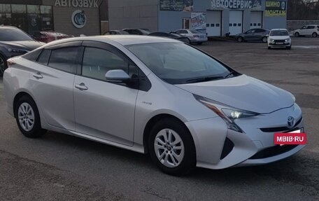 Toyota Prius IV XW50, 2018 год, 1 950 000 рублей, 5 фотография