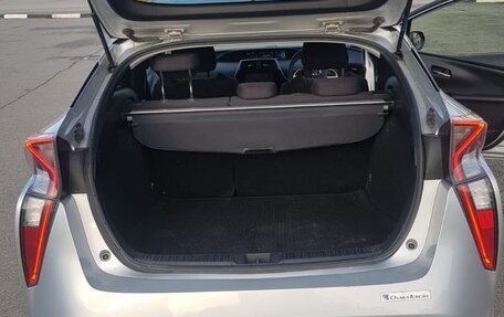 Toyota Prius IV XW50, 2018 год, 1 950 000 рублей, 9 фотография