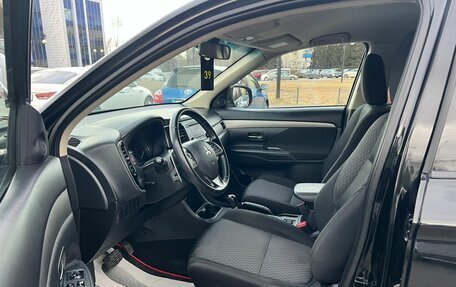 Mitsubishi Outlander III рестайлинг 3, 2013 год, 1 399 000 рублей, 10 фотография