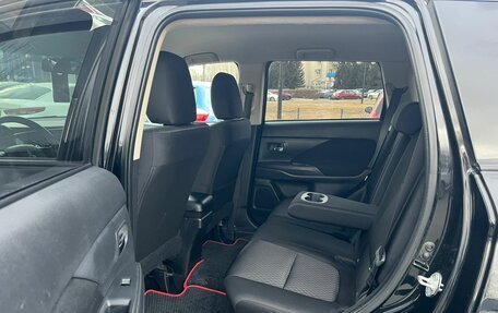 Mitsubishi Outlander III рестайлинг 3, 2013 год, 1 399 000 рублей, 11 фотография