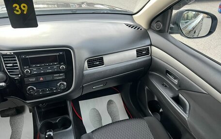 Mitsubishi Outlander III рестайлинг 3, 2013 год, 1 399 000 рублей, 17 фотография