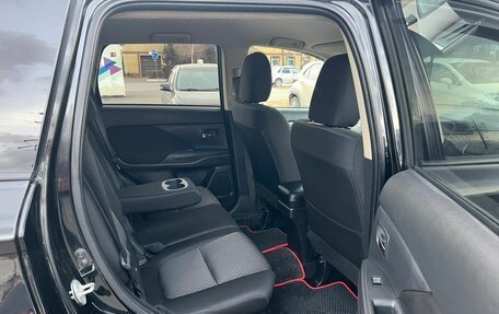 Mitsubishi Outlander III рестайлинг 3, 2013 год, 1 399 000 рублей, 13 фотография