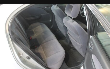 Toyota Avensis III рестайлинг, 2001 год, 545 000 рублей, 11 фотография